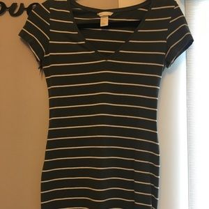 H&M size small long t-shirt